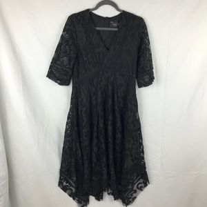 🌻Just Taylor Black V-Neck Lace Dress.